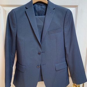 Boys size 16 blue Michael Strahan suit.